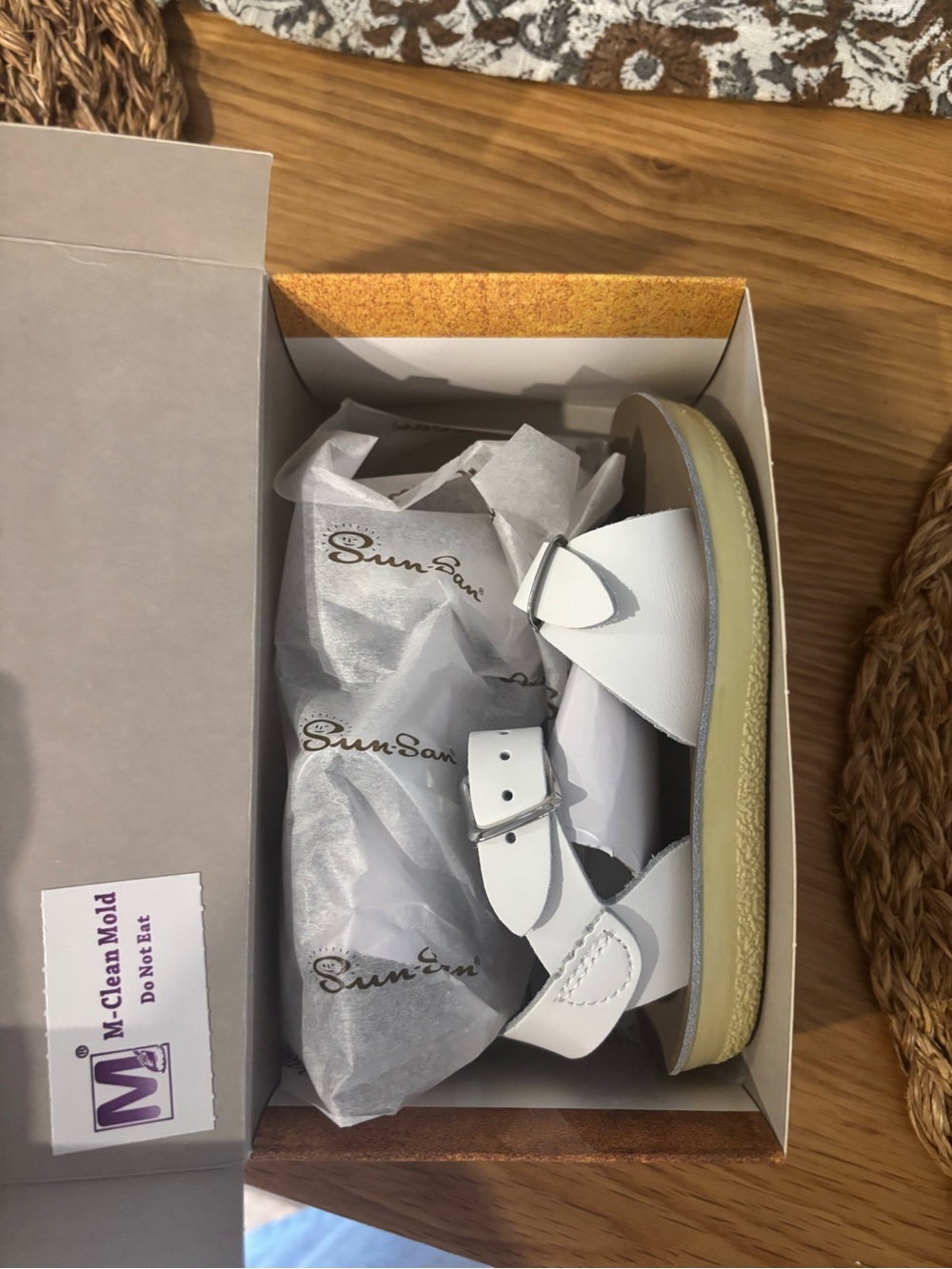 Salt water sandals size 8